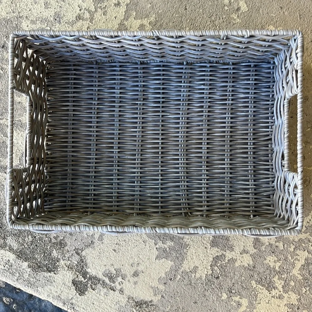 Perfect condition wicker basket - Picture 3 of 10